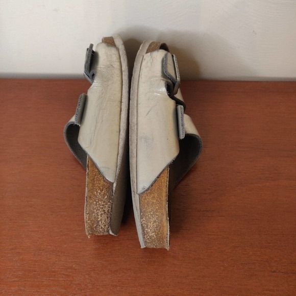 Birkenstock's Women's Footbed Sandals Slip-on Size 7 Silver 2 Strap - Picture 5 of 7